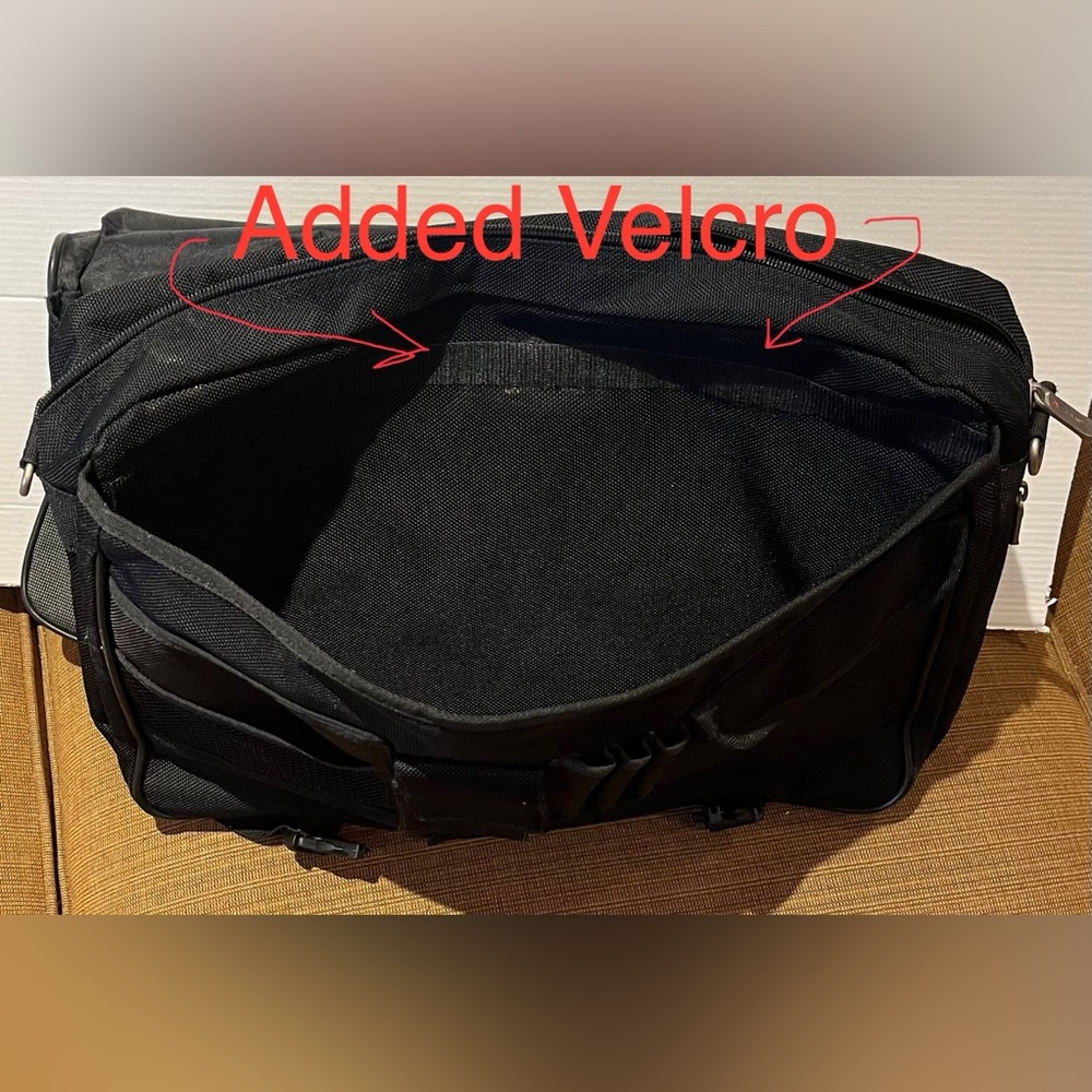 Foray Messenger Computer Shoulder Bag - Picture 13 of 15